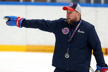 Александр Павлов - главный тренер \